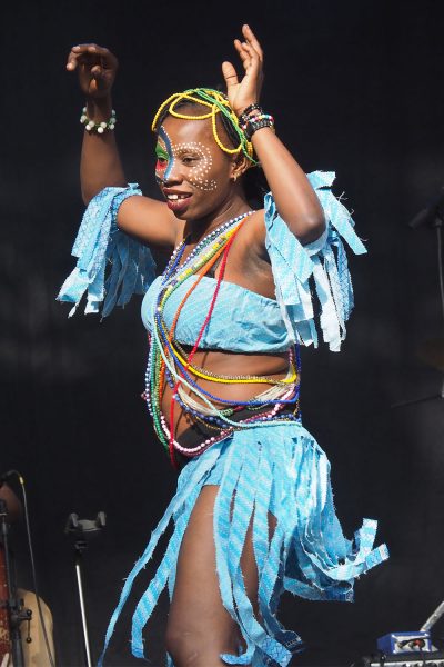 Rudolstadt-Festival 2019: Seun Kuti & Egypt 80: Iyabo Folashade Adeniran (Foto: Andreas Kuhrt)