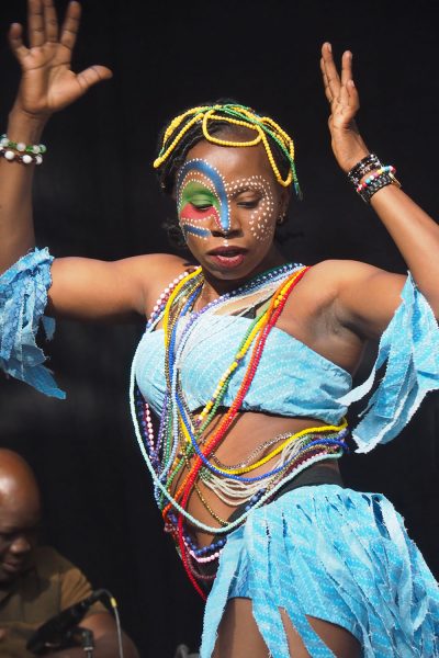 Rudolstadt-Festival 2019: Seun Kuti & Egypt 80: Iyabo Folashade Adeniran (Foto: Andreas Kuhrt)