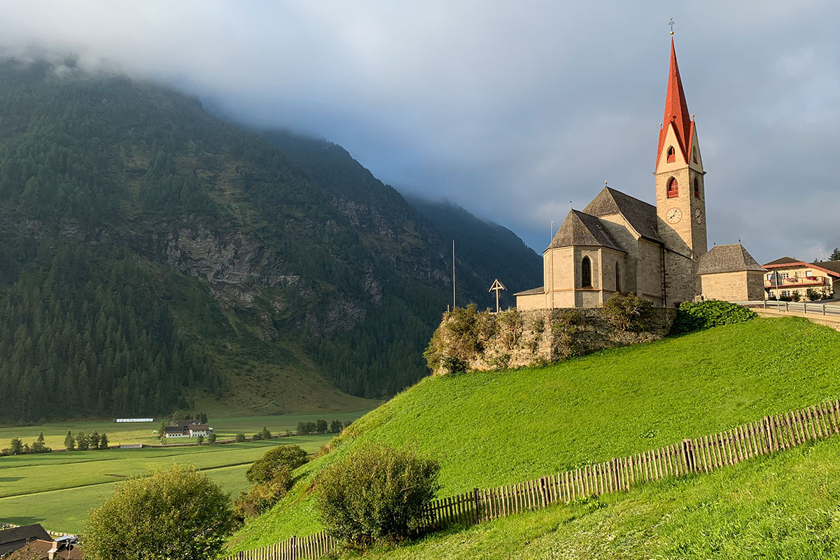 2021 Rein in Taufers, Südtirol: Kirche Rein in Taufers (Foto: Andreas Kuhrt)