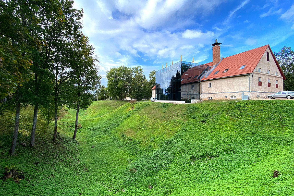 2022 Estland: Viljandi: Zentrum für traditionelle Musik (Foto: Andreas Kuhrt)