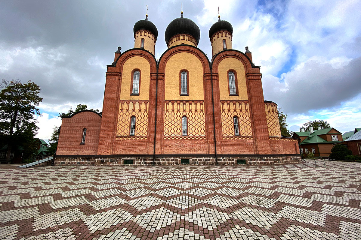 2022 Estland: Kuremäe: Kloster Maria Himmelfahrt: Kathedrale (Foto: Andreas Kuhrt)