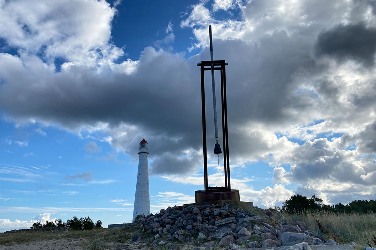 2022 Estland: Hiiumaa: Leuchtturm Tahkuna: Denkmal für die Estonia-Opfer (Foto: Andreas Kuhrt)