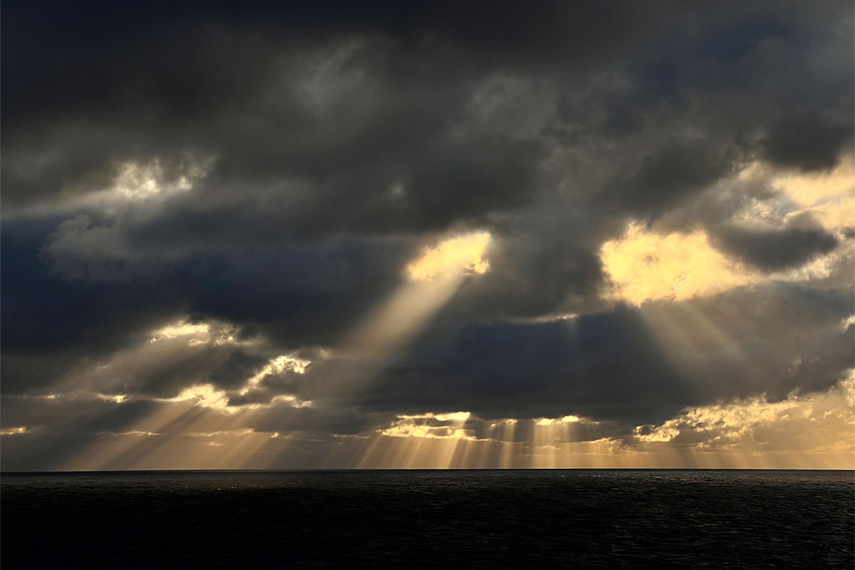 2022 Estland: Ostsee: Sonnenstrahlen (Foto: Manuela Hahnebach)
