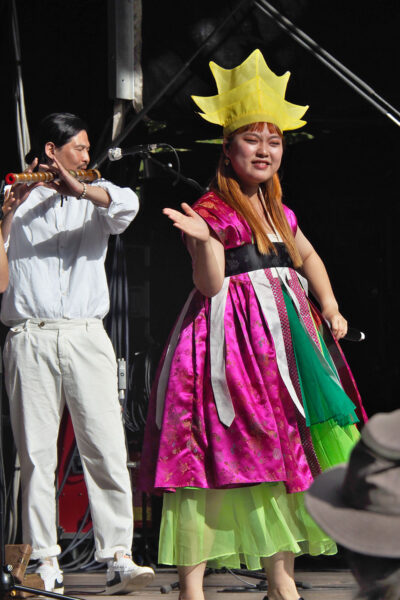 Rudolstadt Festival 2022: AK Dan Gwang Chil (ADG7): Hyun Soo Kim, Minyoung An (Foto: Andreas Kuhrt)