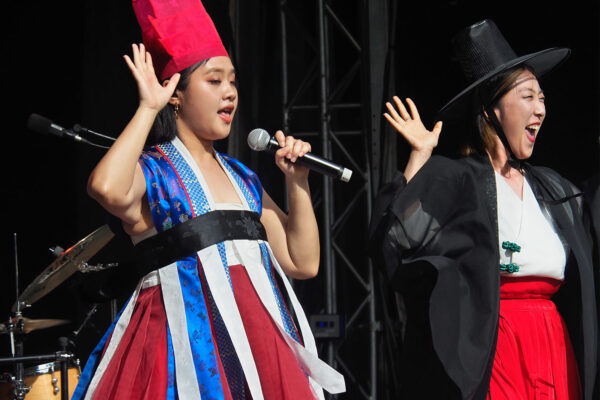 Rudolstadt Festival 2022: AK Dan Gwang Chil (ADG7): Hee Rim Wang, Chorong Bang (Foto: Andreas Kuhrt)