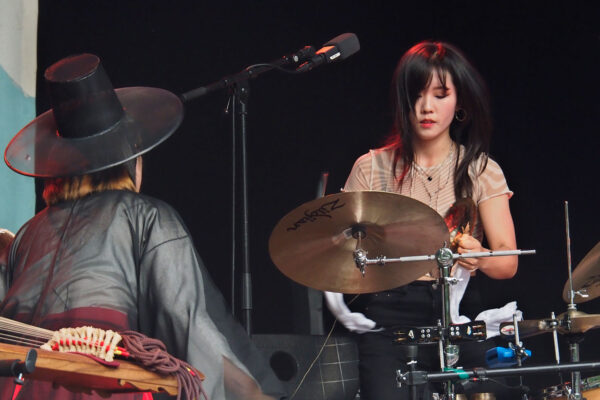 Rudolstadt Festival 2022: AK Dan Gwang Chil (ADG7): Jinyoung Sunwoo (Foto: Andreas Kuhrt)