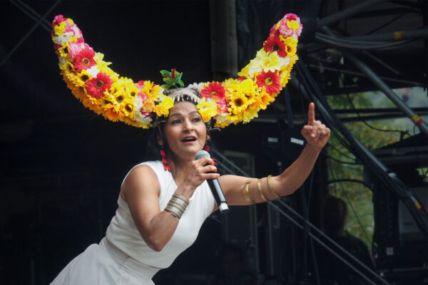 Rudolstadt Festival 2022: Cimarrón: Ana Veydó (Foto: Andreas Kuhrt)