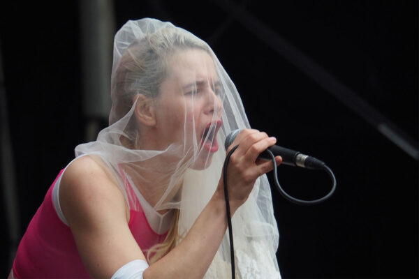 Rudolstadt Festival 2022: Pussy Riot: Diana Burkot (Foto: Andreas Kuhrt)