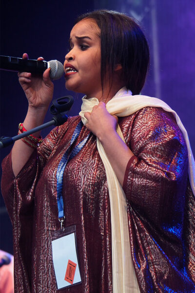 Rudolstadt Festival 2022: Groupe RTD: Asma Omar (Foto: Andreas Kuhrt)