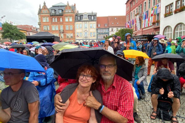 Rudolstadt Festival 2022: Wild Strings Trio: Marktplatz Publikum (Foto: Andreas Kuhrt)