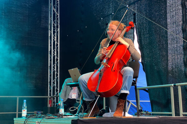 Rudolstadt Festival 2022: Kajsa Balto Band: Ragnhild Tronsmo Haugland (Foto: Andreas Kuhrt)