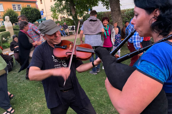 Rudolstadt Festival 2022: Schillergarten: Altami: Michael Möller, Tanja Bott (Foto: Andreas Kuhrt)