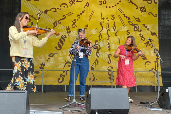 Rudolstadt Festival 2022: Fara: Catriona Price, Sally Simpson, Jeana Leslie (Foto: Andreas Kuhrt)