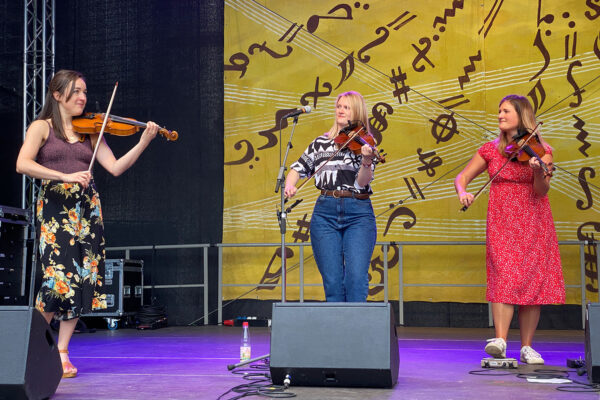 Rudolstadt Festival 2022: Fara: Catriona Price, Sally Simpson, Jeana Leslie (Foto: Andreas Kuhrt)