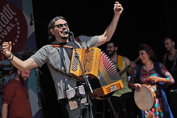 Rudolstadt Festival 2022: Officine Meridionali Orchestra: Giuliano Gabriele (Foto: Manuela Hahnebach)