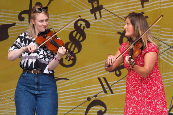 Rudolstadt Festival 2022: Fara: Sally Simpson und Jeana Leslie (Foto: Manuela Hahnebach)