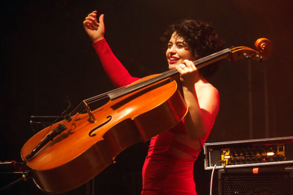 Rudolstadt-Festival 2023: Ana Carla Maza (Cello, Kuba) (Foto: Andreas Kuhrt)