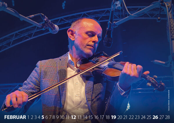 Fotokalender 2023: Rudolstadt Festival: 02: Duncan Chisholm, Schottland/GB (Foto/Gestaltung: Andreas Kuhrt)