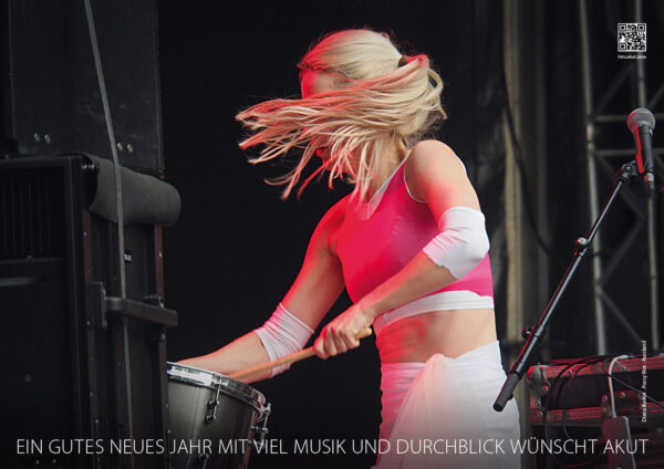 Fotokalender 2023: Rudolstadt Festival: Rückseite: Diana Burkot, Pussy Riot, Russland (Foto/Gestaltung: Andreas Kuhrt)