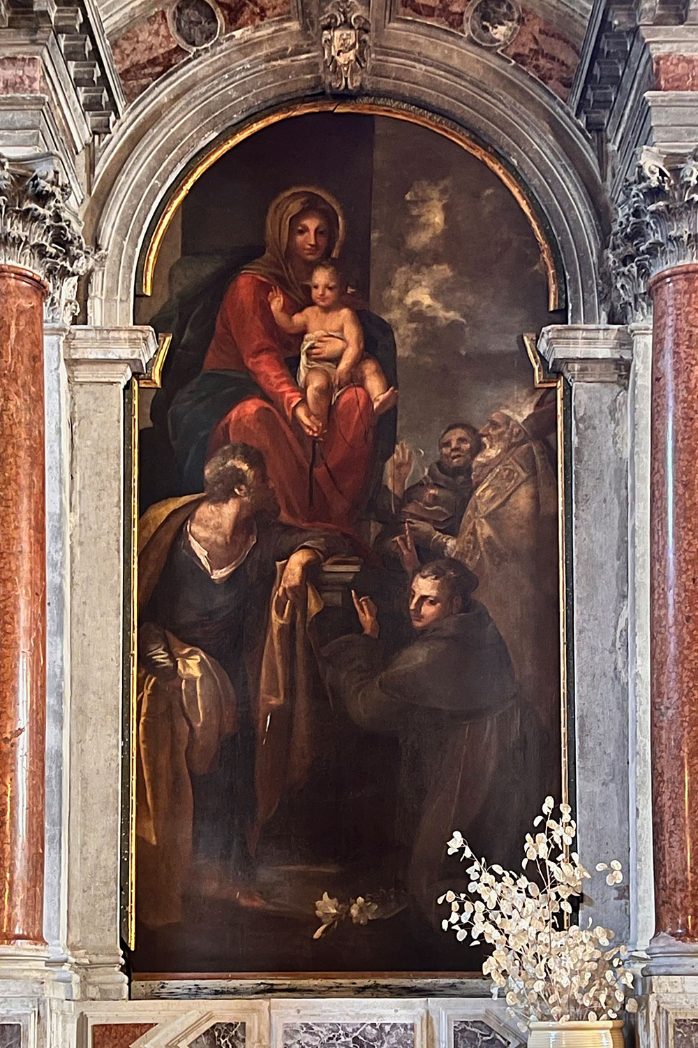 Tour Friaul 2023: Muggia: Kirche San Francesco: Altarbild Madonna della Cintola, Pietro Liberi, 17. Jh. (Foto: Manuela Hahnebach)