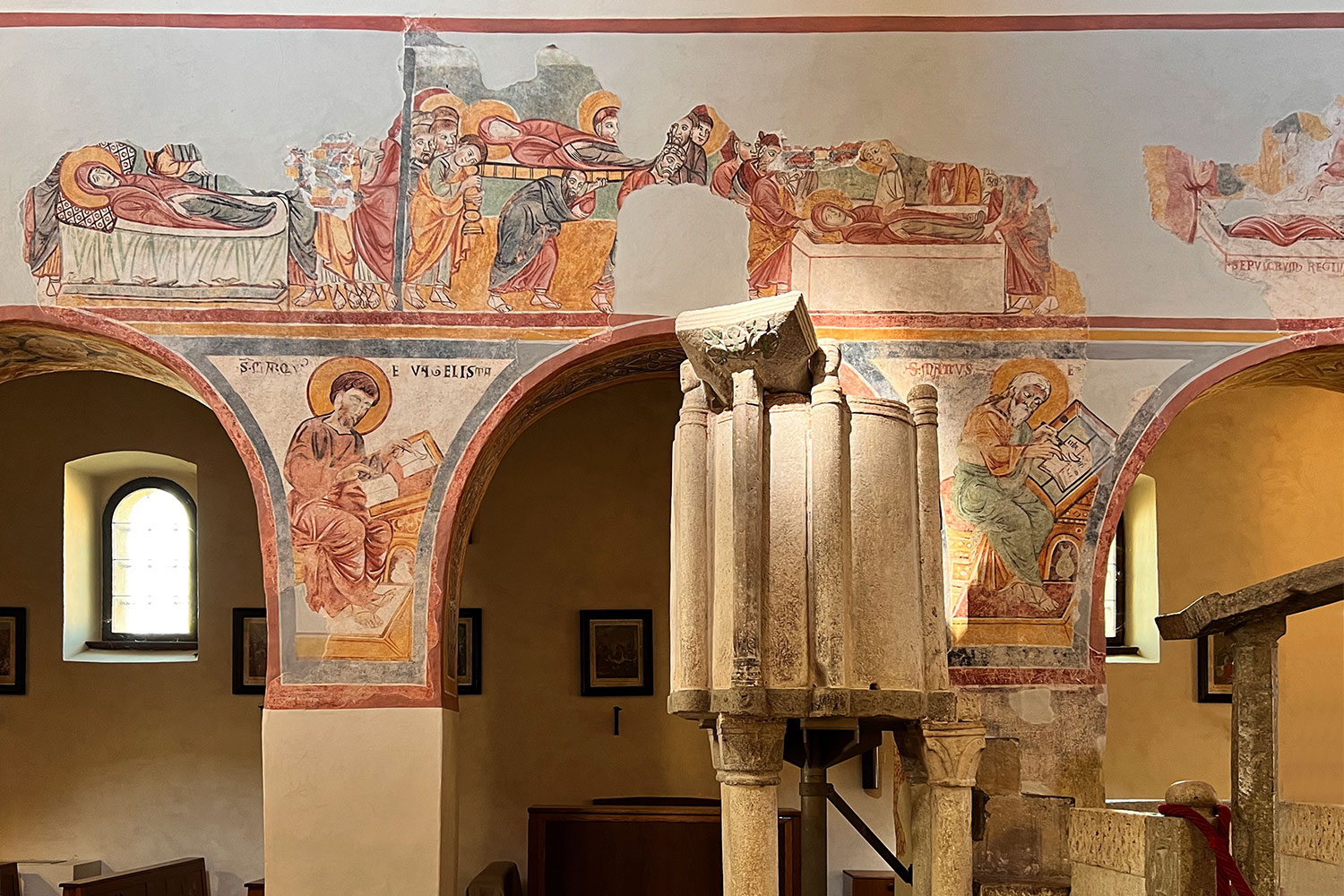 Tour Friaul 2023: Muggia Vecchia: Basilika Santa Maria Assunta: Kanzel (Foto: Manuela Hahnebach)