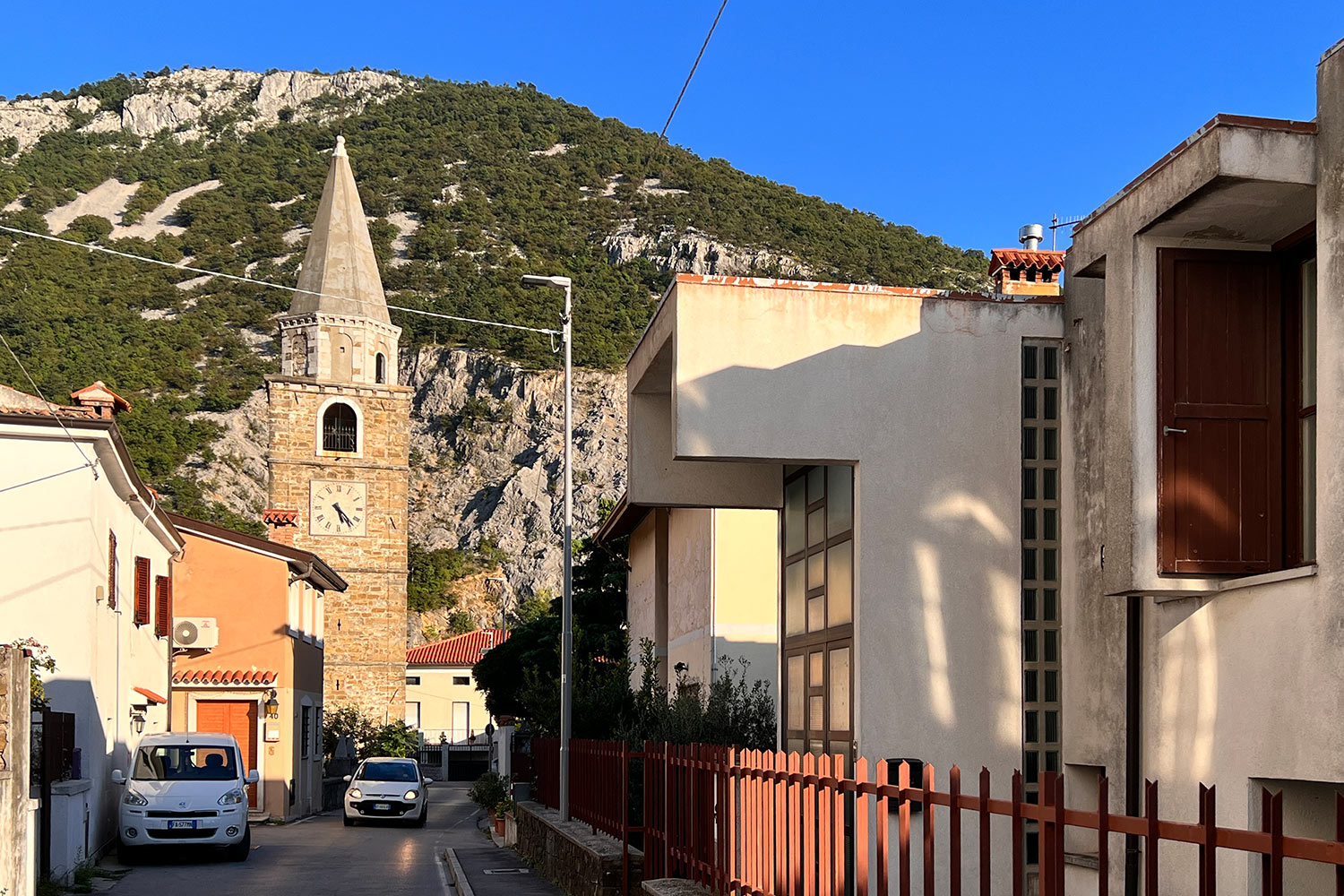 Tour Friaul 2023: Bagnoli della Rodandra: Kirche (Foto: Manuela Hahnebach)