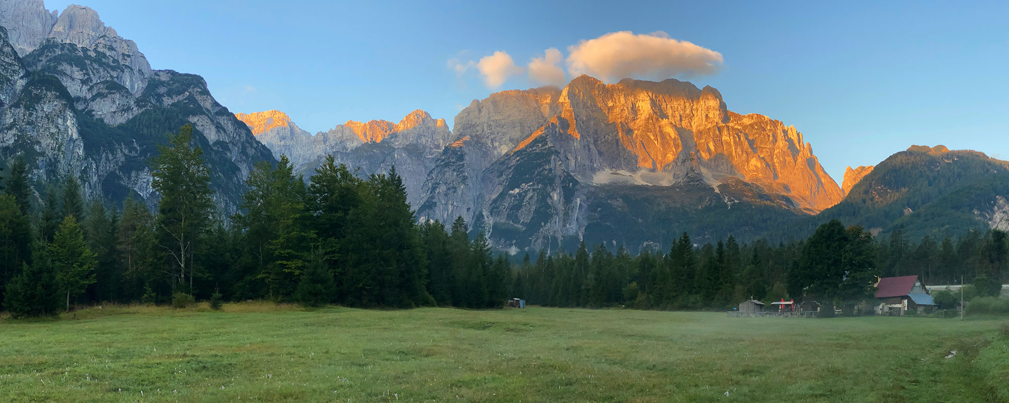 Tour Friaul 2023: Val Saisera: Sonnenaufgang am Montasio (Foto: Andreas Kuhrt)