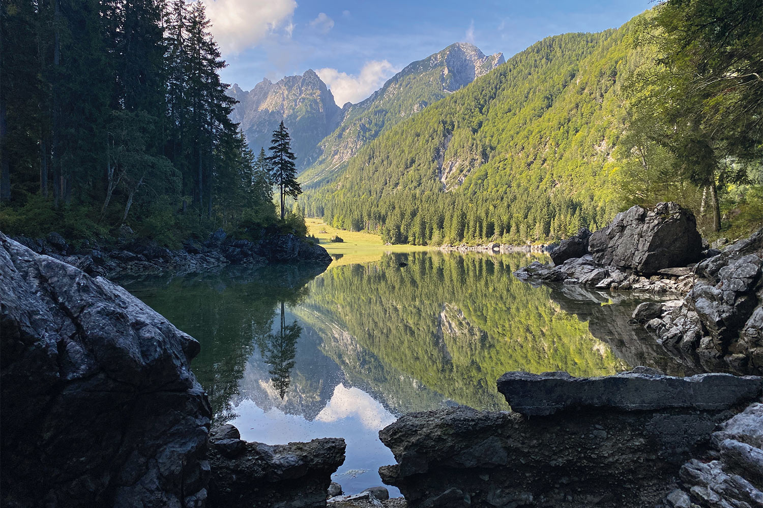 Tour Friaul 2023: oberer Fusine-See (Lago di Fusine superiore) (Foto: Andreas Kuhrt)