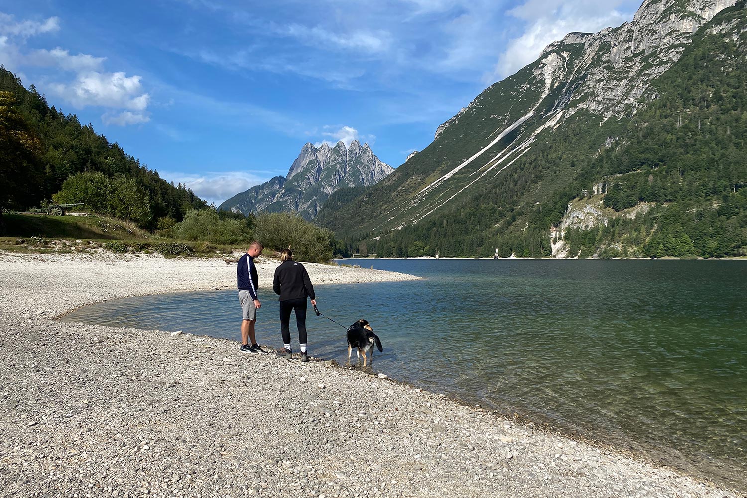 Tour Friaul 2023: am Südufer des Lago del Predil (Foto: Andreas Kuhrt)