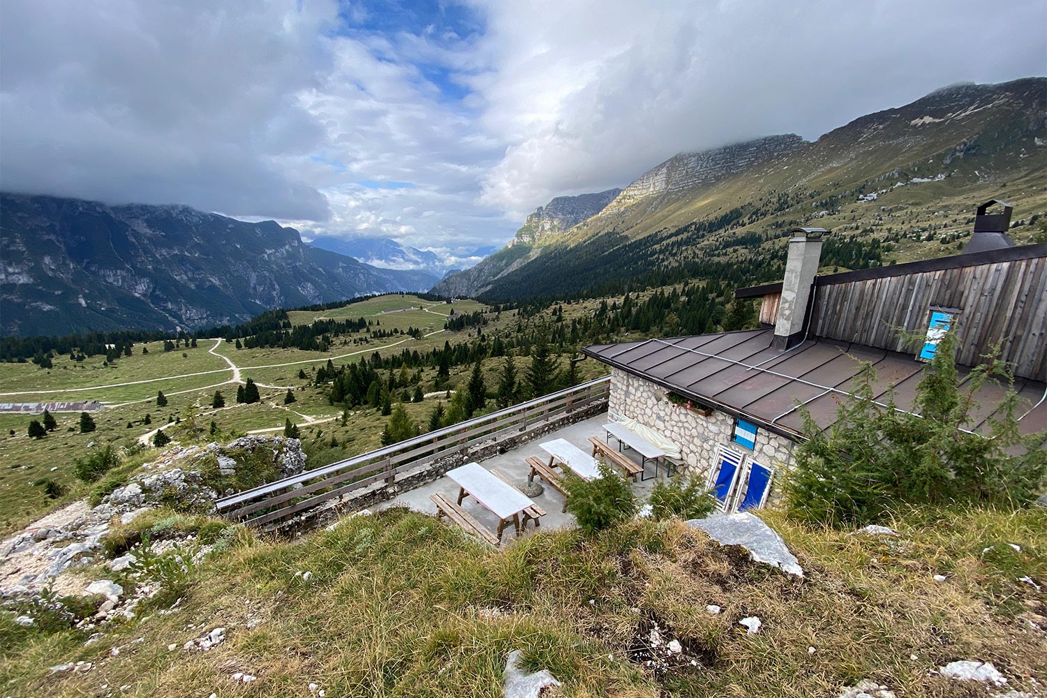 Tour Friaul 2023: Altopiano del Montasio: Rifugio Giacomo di Brazzà (Foto: Andreas Kuhrt)