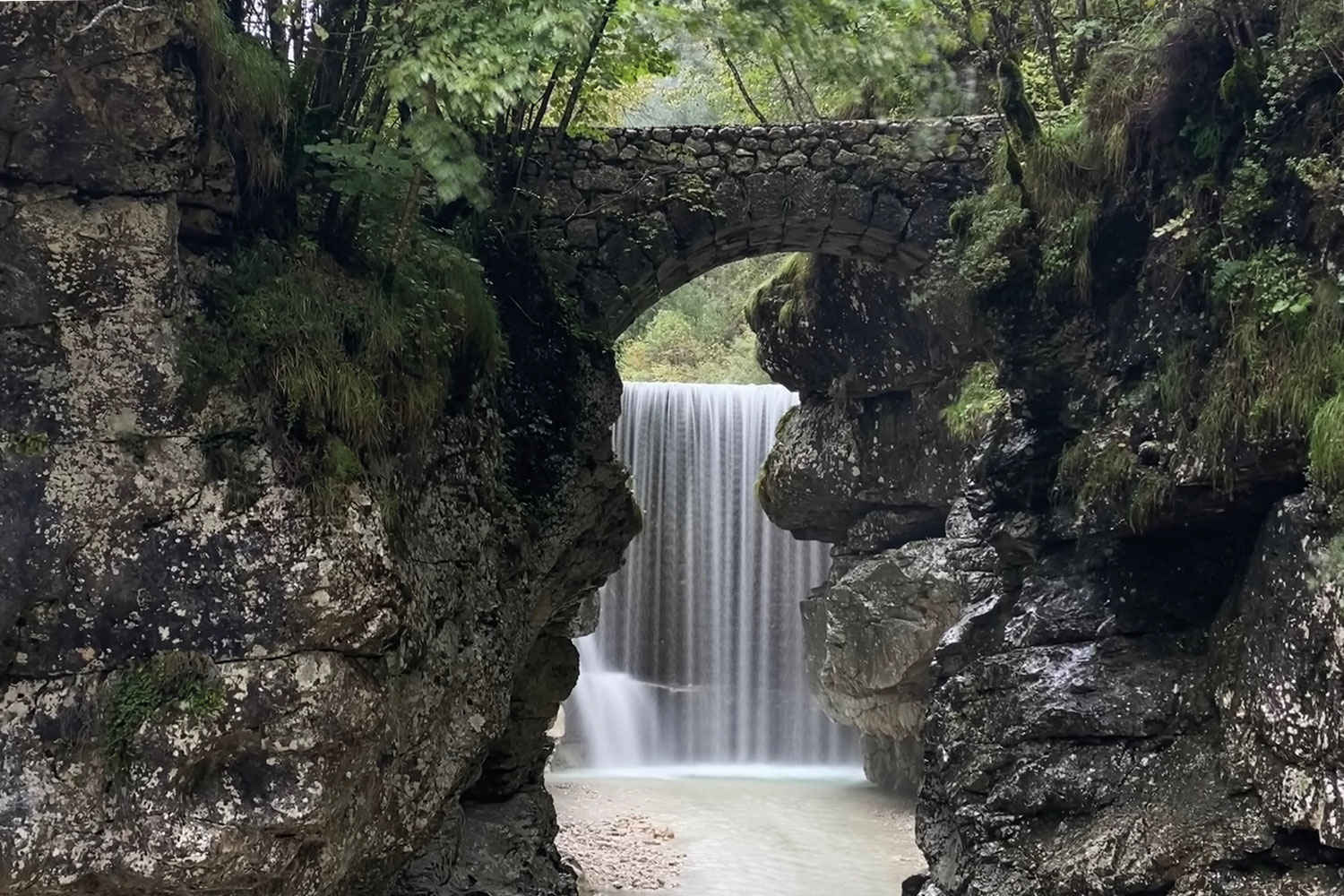 Tour Friaul 2023: Cascata Torrente Raccolana (Foto: Andreas Kuhrt)
