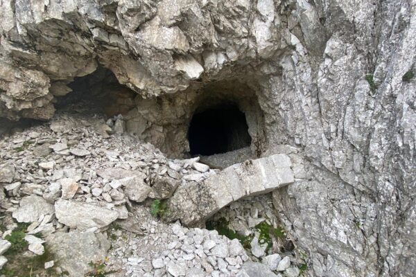 Tour Friaul 2023: Val Dogna: 1.-Weltkriegs-Stellung an der Forchia di Cjanalot (Piper-Scharte) (Foto: Andreas Kuhrt)