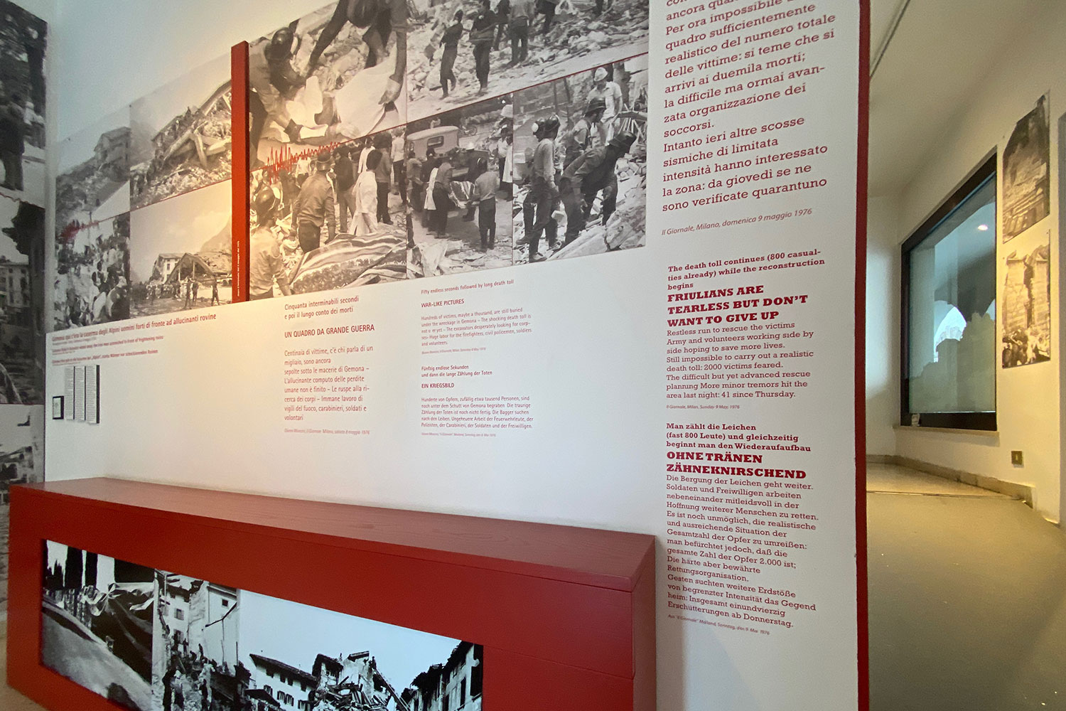 Tour Friaul 2023: Gemona: Ausstellung "1976 Frammenti di Memoria" (Foto: Andreas Kuhrt)