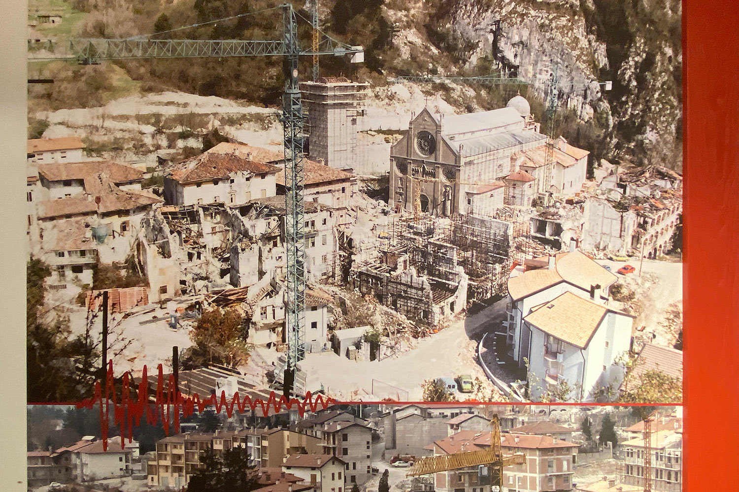 Tour Friaul 2023: Gemona: Ausstellung "1976 Frammenti di Memoria" (Foto: Andreas Kuhrt)