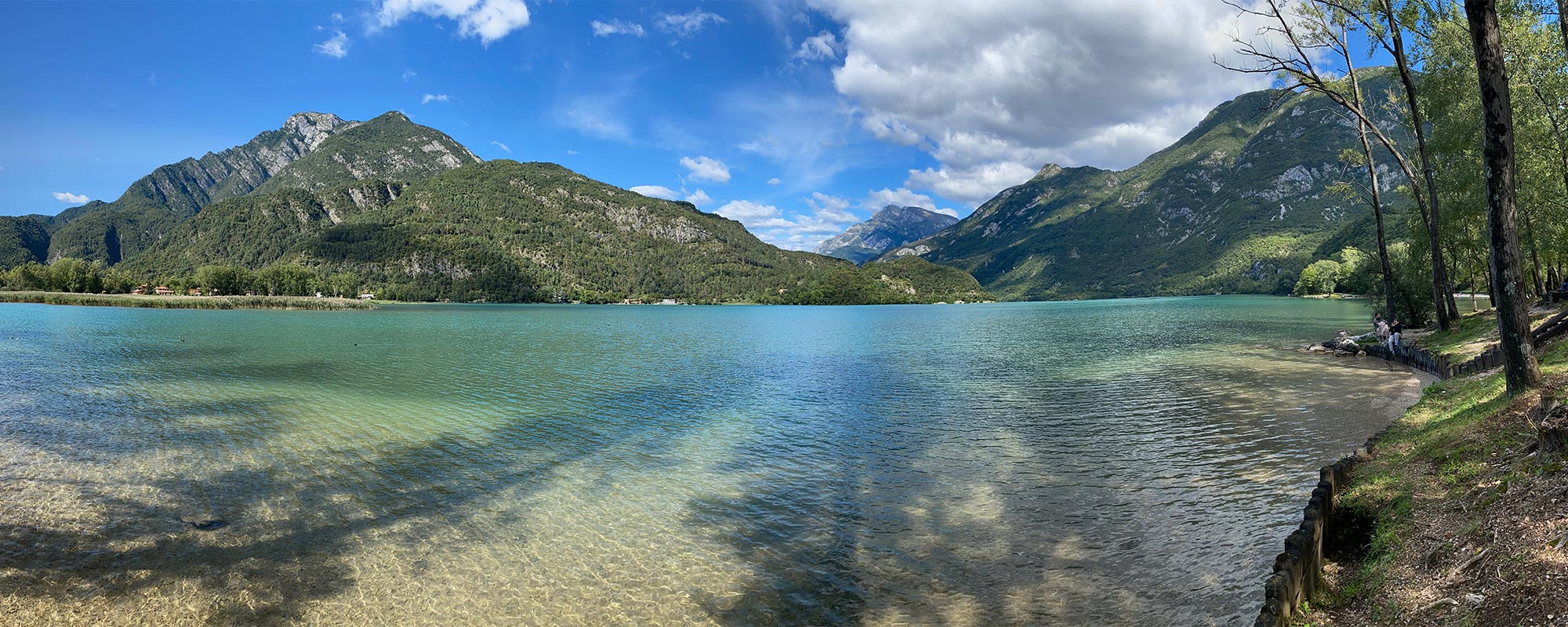 Tour Friaul 2023: Lago di Cavazzo: am Ostufer (Foto: Andreas Kuhrt)