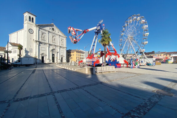 Tour Friaul 2023: Palmanova: Oktoberfest auf der Piazza Grande (Foto: Andreas Kuhrt)