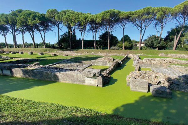 Tour Friaul 2023: Aquileia: römischer Stadthafen (Foto: Andreas Kuhrt)