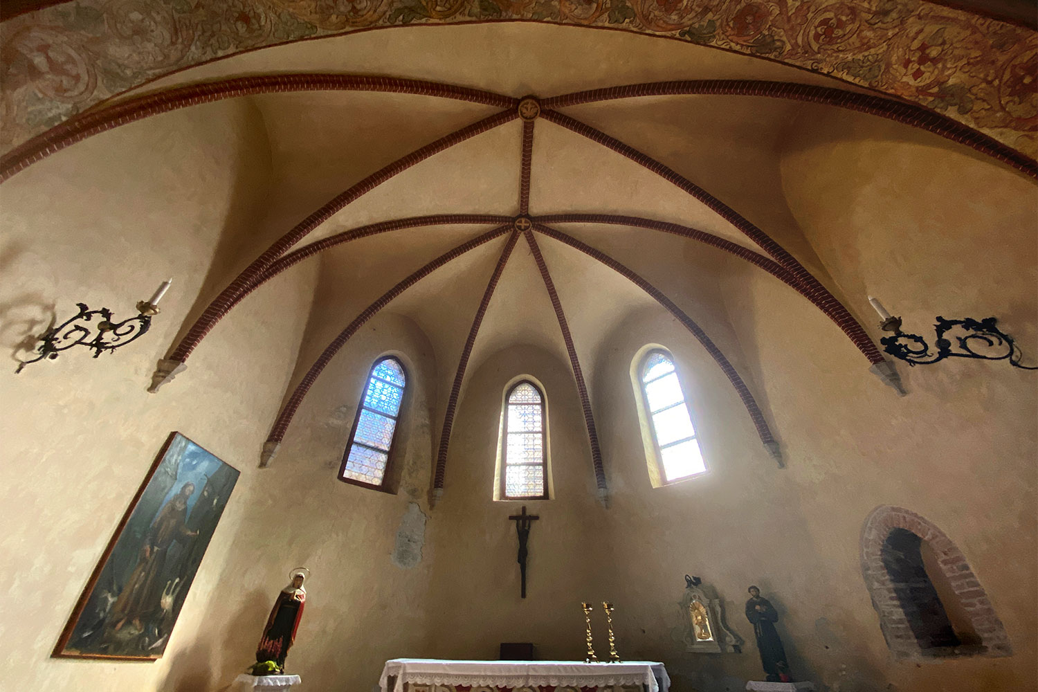 Tour Friaul 2023: Muggia: Kirche San Francesco: Apsis (Foto: Andreas Kuhrt)