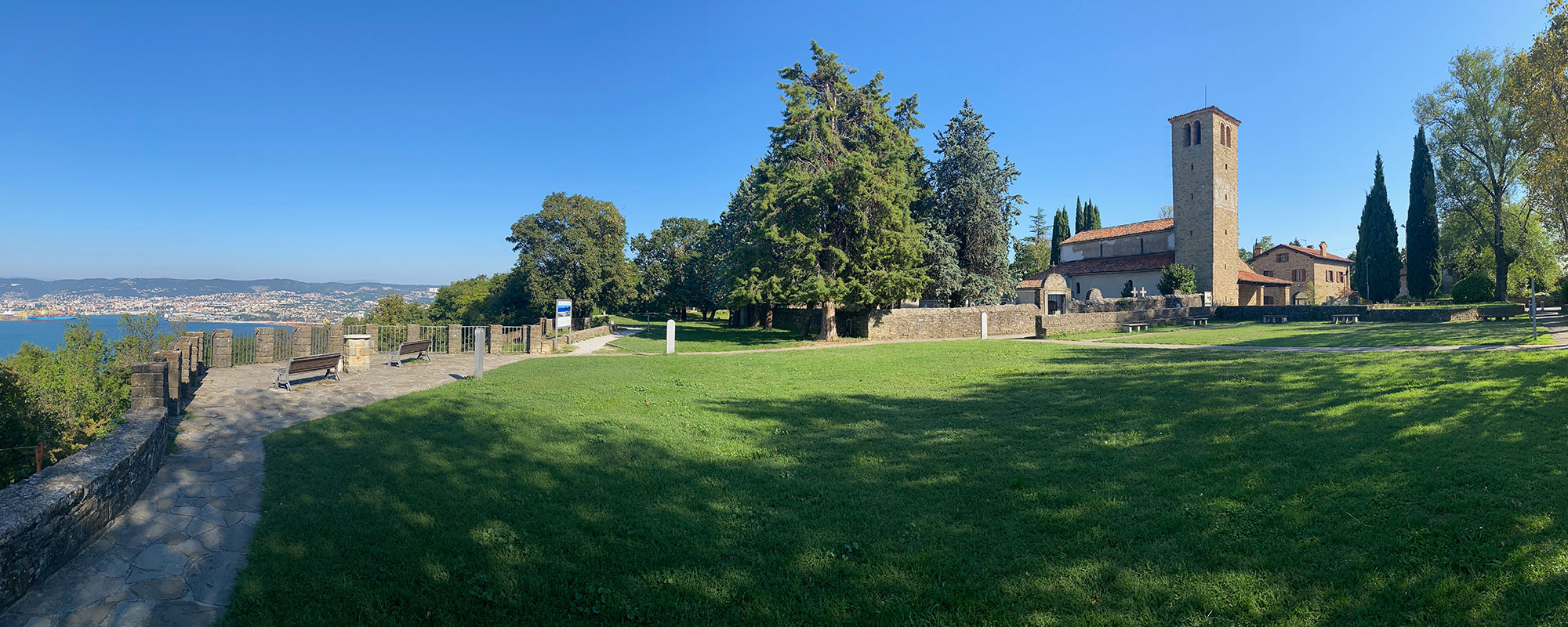 Tour Friaul 2023: Muggia Vecchia: Basilika Santa Maria Assunta (Foto: Andreas Kuhrt)