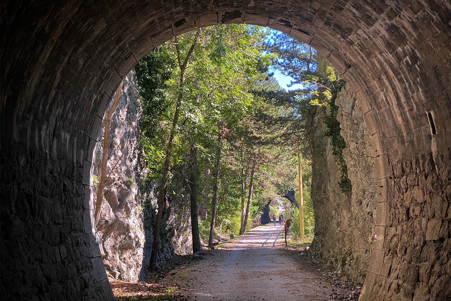 Tour Friaul 2023: Val Rosandra: Radwegtunnel bei Botazzo (Foto: Andreas Kuhrt)