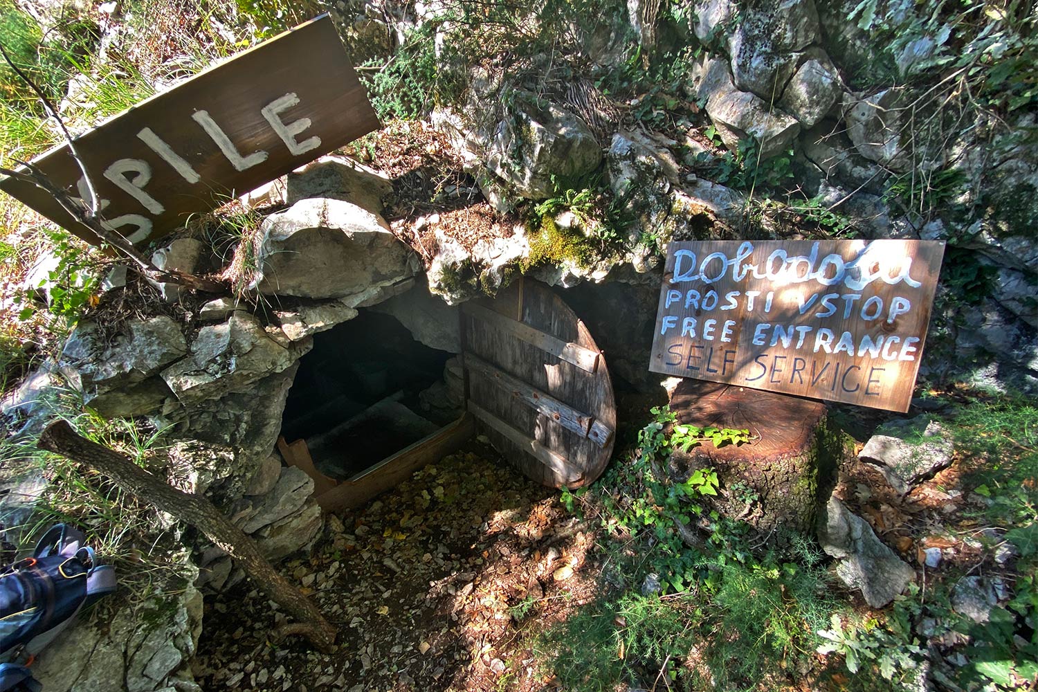 Tour Friaul 2023: Val Rosandra: Weinhöhle (Foto: Andreas Kuhrt)