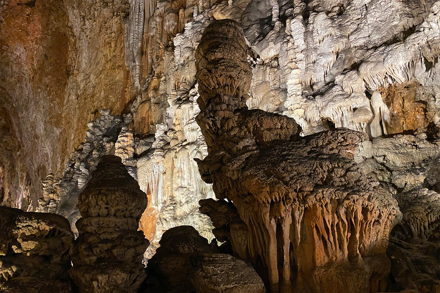 Tour Friaul 2023: Grotta Gigante: Tropfsteine (Foto: Andreas Kuhrt)