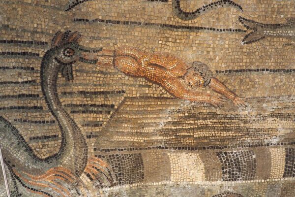Tour Friaul 2023: Aquileia: Basilika: Mosaik Jonas-Legende (Foto: Manuela Hahnebach)