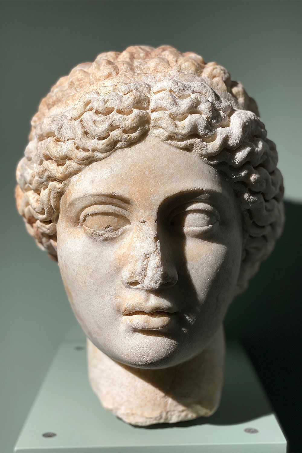 2023-friaul-aquileia-museum-portraetkopf-venus-IMG_6426ak Tour Friaul 2023: Archäologisches Nationalmuseum Aquileia: Venus (Foto: Andreas Kuhrt)
