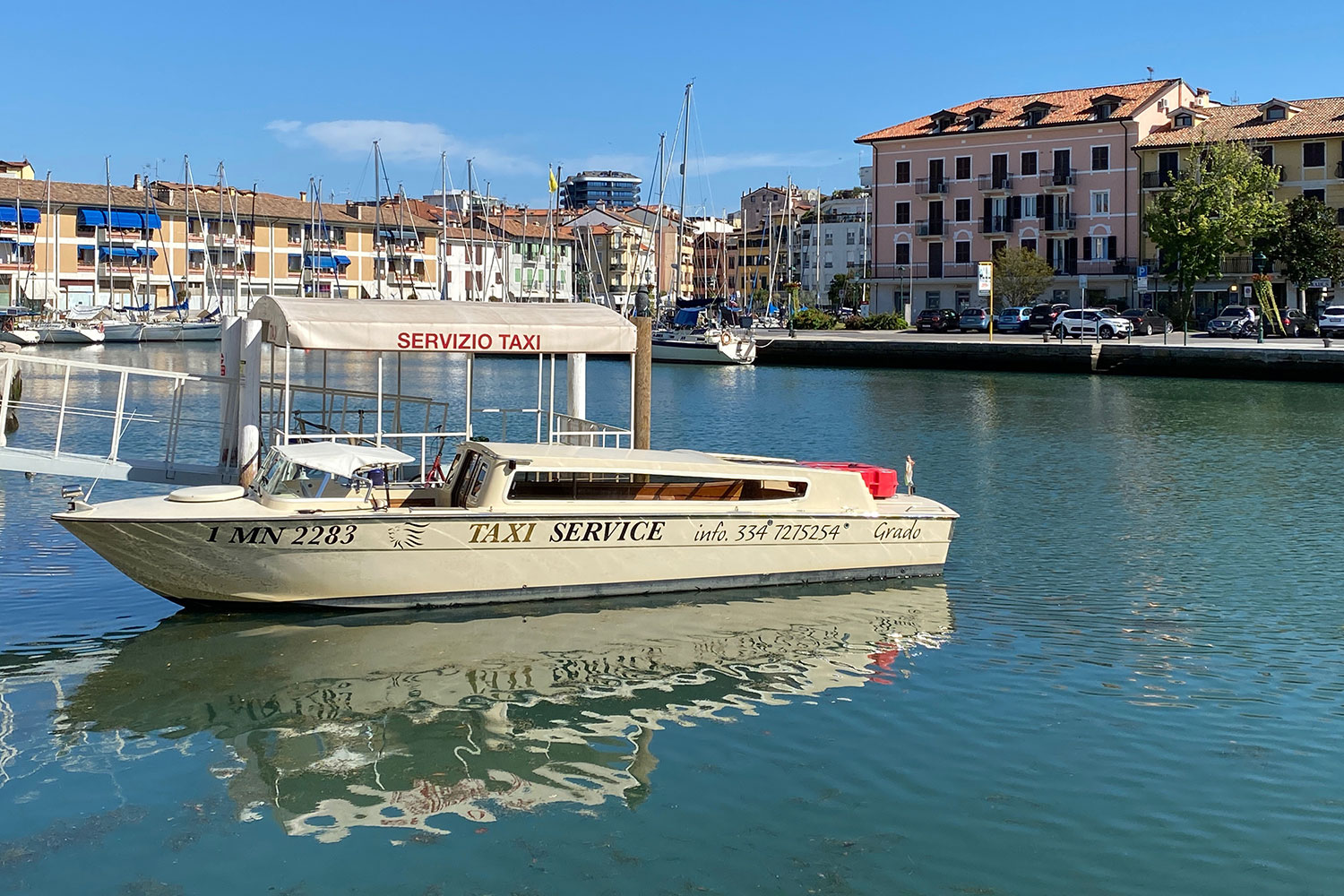2023-friaul-grado-stadthafen-wassertaxi-IMG_6642ak