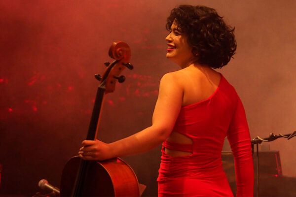 Rudolstadt-Festival 2023: Ana Carla Maza (Kuba/Frankreich) (Foto: Andreas Kuhrt)