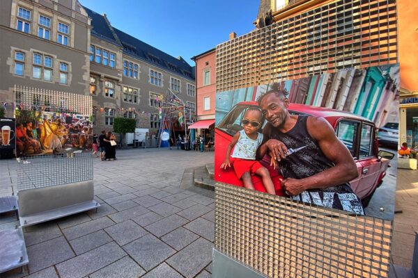 Rudolstadt-Festival 2023: Fotoausstellung "Kuba" von David Garten am Güntherbrunnen (Foto: Andreas Kuhrt)