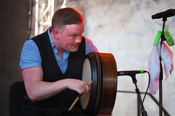 Rudolstadt-Festival 2023: Ímar (GB/Irland): Adam Brown (Foto: Manuela Hahnebach)