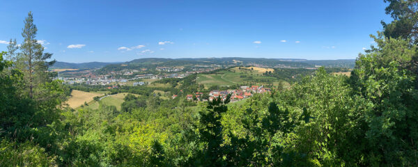 Wanderung zum Kulm: Aussicht vom Kulm nach Saalfeld (Foto: Andreas Kuhrt)