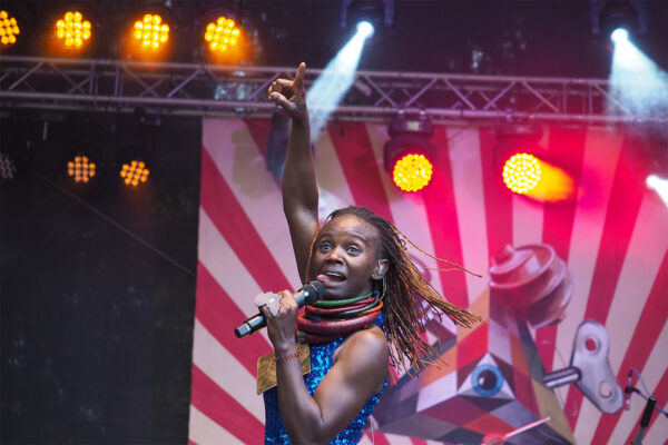 Rudolstadt-Festival 2023: Pamela Badjogo (Gabun/Frankreich) (Foto: Manuela Hahnebach)